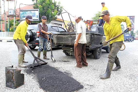 Ekonom Riau Sebut Atasi Kebocoran PAD Parkir dengan Kartu Parkir